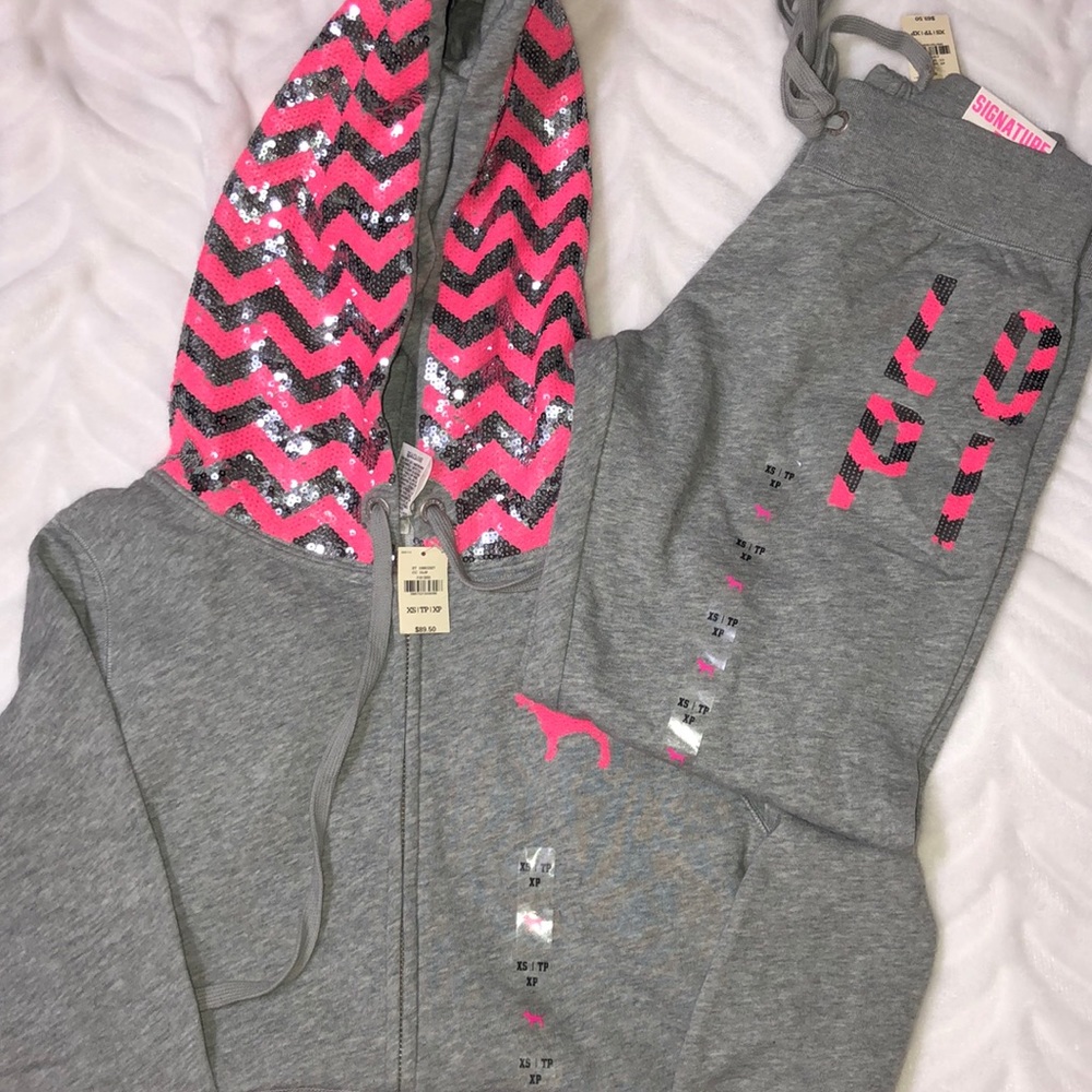 VS PINK Sweat Suit